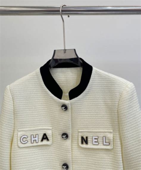 vide dressing chanel|Coats Chanel Women : luxury items at the best prices.